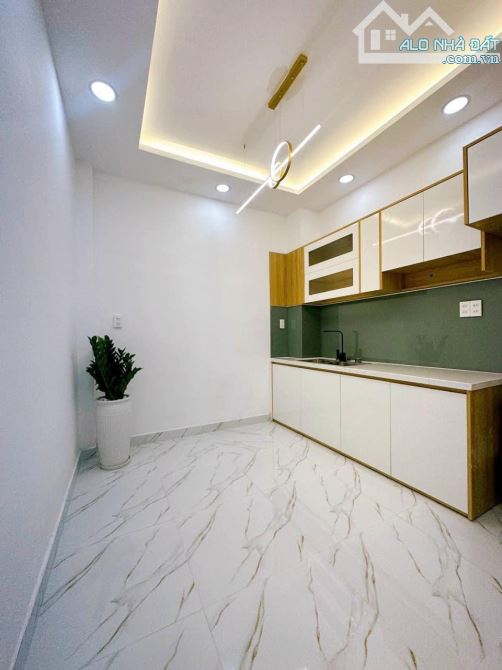 Đổi nhà mới bán HXH Bà Hom,4 x 16, 2 tầng 2PN 2WC vài căn ra mặt tiền
