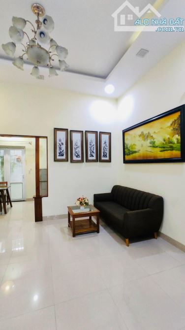 🏘🏘CẦN BÁN NHÀ KIỆT OTO HOÀNG QUỐC VIỆT FULL NỘI THẤT, PHƯỜNG AN ĐÔNG