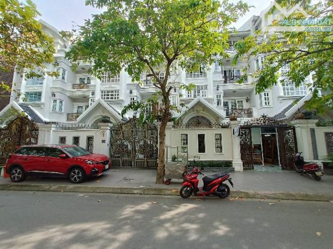 BIỆT THỰ CAO CẤP 4 TẦNG -ĐƯỜNG SỐ 9 -PHÚ THUẬN-Q.7-DT: 8*18.5M- GIÁ 26 TỶ 5