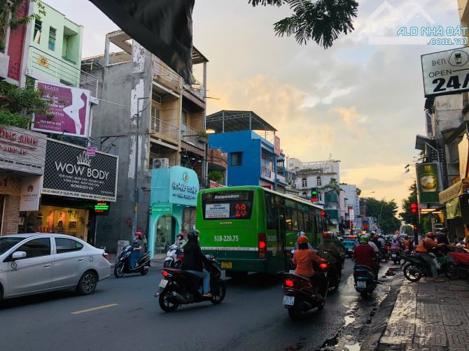 Bán nhà mặt tiền Lê Văn Sỹ, Quận Phú Nhuận đang cho thuê