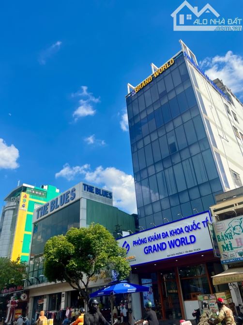 SÁT TUYẾN METRO, TÒA NHÀ MẶT TIỀN CMT8, 280M2 NỘI THẤT CAO CẤP TẶNG, CHỈ 80T
