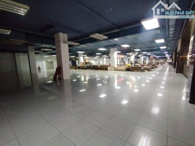 Cho thuê sàn Trung Tâm Thương Mại tại Mê Linh Plaza Hà Đông, HN. DT 200-5000m Thông sàn. G - 10
