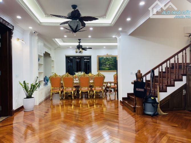 Biệt thự Mỹ Đình - Phố Lưu Hữu Phước 200m2, 4 tầng thoáng sáng, nội thất vip, giá 60 ty - 1