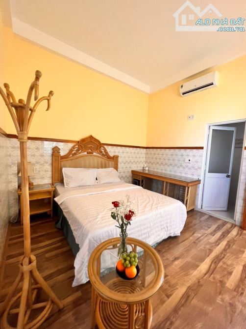 BÁN NHANH TOÀ CĂN HỘ HOMESTAY SÁT BÃI TẮM NON NƯỚC. - 1