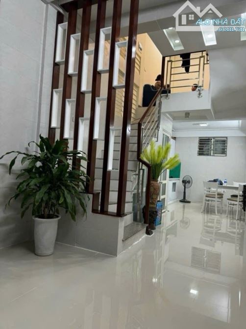 Bán nhà ngõ 2 Tứ Hiệp 35m2 x 5 tầng, nhà mới, ngõ thông, giá 4 tỷ 8 - 1