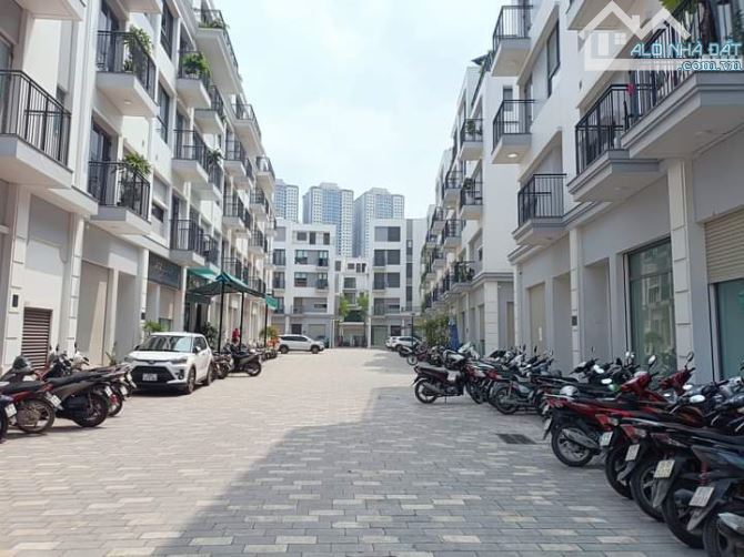 Tòa Thương mại The Manor Center Park. DT 75m² x 5 tầng thang máy. Mặt tiền 5m. Giá 27.8 tỷ - 1