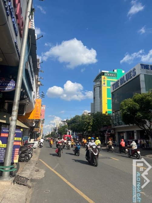 SÁT TUYẾN METRO, TÒA NHÀ MẶT TIỀN CMT8, 280M2 NỘI THẤT CAO CẤP TẶNG, CHỈ 80T - 1