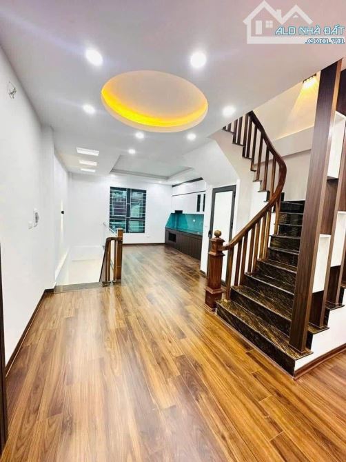 Nhỉnh 8 tỷ, 50m2 nhà mới 5 tầng thang máy, ô tô đỗ cửa, kề Ngô Thì Nhậm, Hà Đông. - 2