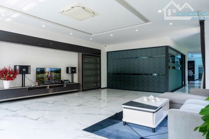 💥BÁN VILLA 3 TẦNG 8PN ĐƯỜNG LÊ VĂN HIẾN HƠN 460M2, NGANG 11M - DÒNG TIỀN 50TR/TH - 2