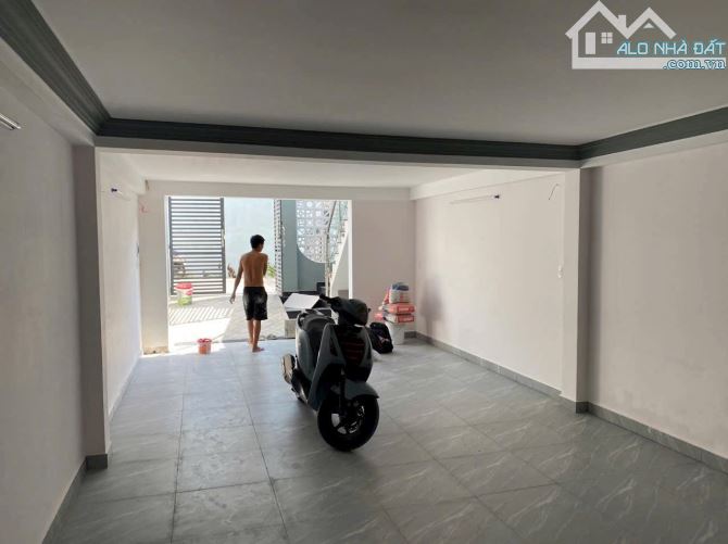 Nhà 3 tầng 4,5*16 nhỉnh hơn 4tỷ ngay vòng xoay An Lạc - 2