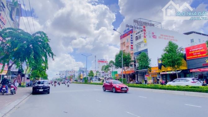 Cho thuê nhà 360 m2 mặt tiền Nguyễn  Văn Cừ  65 triệu - 2