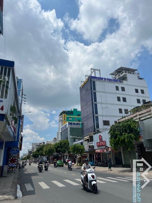 SÁT TUYẾN METRO, TÒA NHÀ MẶT TIỀN CMT8, 280M2 NỘI THẤT CAO CẤP TẶNG, CHỈ 80T - 2