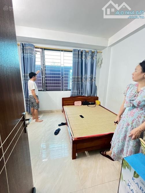 Cho thuê nhà ngõ 9 phố Trần Quốc Hoàn, Dt 55m2 x 5 tầng đủ điều hòa, đường rộng để ô tô - 5