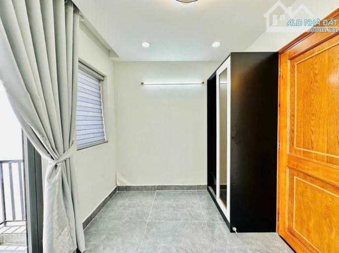 Nhà ngộp chính chủ bán gấp Nguyễn Quang Bích, Tân Bình, 2.8 tỷ/50m2, hẻm ô tô 5m, SHR - 3