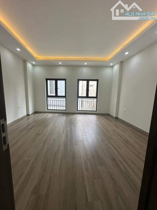 Siêu phẩm lô góc LA Tinh – 4*T 30m2. Ô tô đỗ gần , 10p ra KDT đô nghĩa , giá chỉ 3tỷ15 - 4