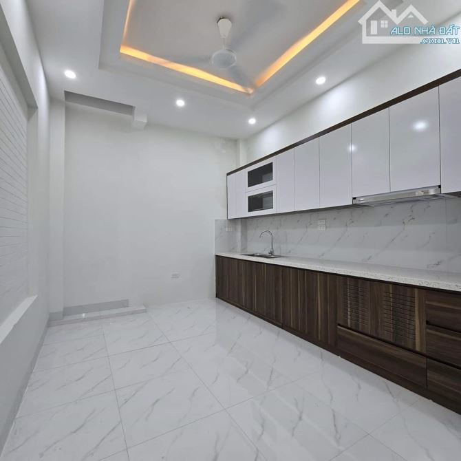 Cần bán nhà mới đẹp 44m2 ngõ 110 Phố Nguyễn Hoàng Tôn ôtô cách 5m - 4