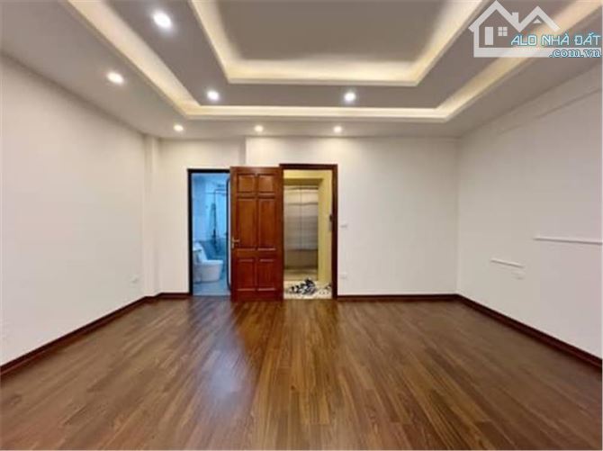 Bán nhà mặt phố gần đường Trường Chinh, Thanh Xuân, Hà Nội. 62m2 xây mới, sổ đỏ chính - 4