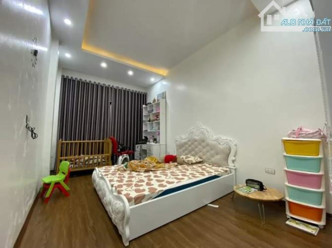 Siêu phẩm Đại Từ - 40m2 - 5 tầng - 2 mặt thoáng - Dòng tiền - Full tiện ích. - 4