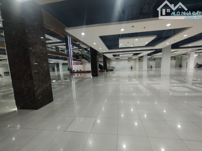 Cho thuê sàn Trung Tâm Thương Mại tại Mê Linh Plaza Hà Đông, HN. DT 200-5000m Thông sàn. G - 5