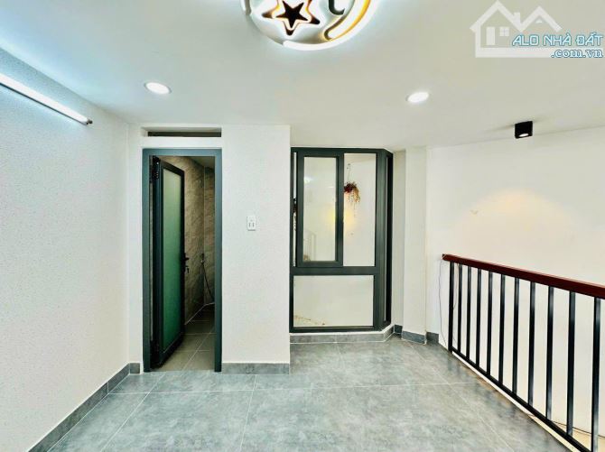 Nhà ngộp chính chủ bán gấp Nguyễn Quang Bích, Tân Bình, 2.8 tỷ/50m2, hẻm ô tô 5m, SHR - 8