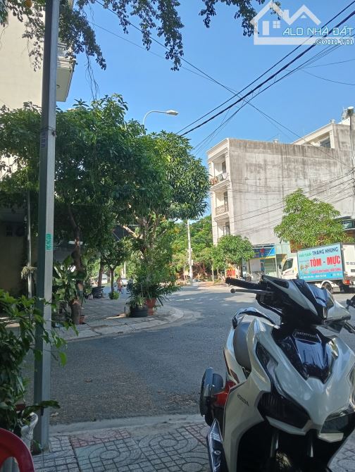 Bán lô đất khu Đô Thị Chí Linh Phường 10 giá 7 tỷ 90m2 , 4.5 x 20m , gần công viên