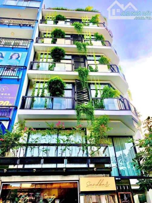 Bán toà nhà  đường Nguyễn Trãi, Nguyễn Cư Trinh, Quận 1.DT: 6 x18m, vuông vức.