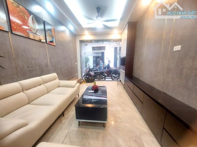 Bán nhà mặt phố Âu Cơ bên số lẻ, DT 128m, 7 tầng mới, thang máy, MT 5.7m, giá 53.5 tỷ. - 1