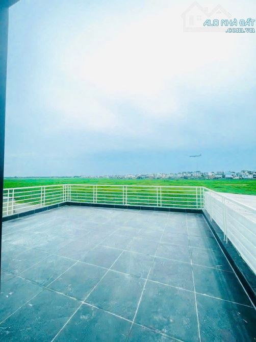 BÁN GẤP nhà mặt tiền đường Nguyễn Văn Công, P3, Gò Vấp, View sân bay, DT 5.3x25m, CN 140m - 1