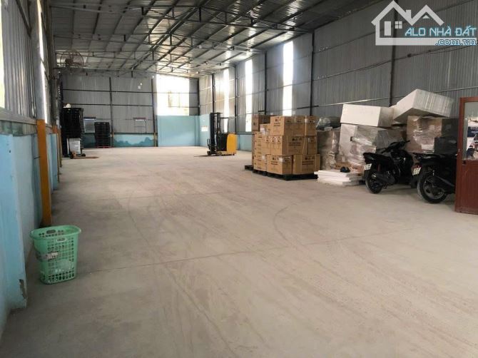 Cho thuê kho chuẩn đẹp diện tích 352m² và 800m² gần sân bay Tân Sơn Nhất, Q. Tân Bình. - 1