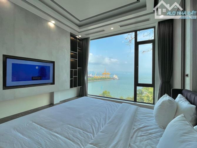 Bán biệt thự đẳng cấp, full nội thất view trực diện Vịnh, trung tâm thành phố - 1