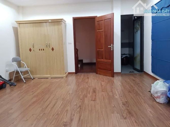 Bán nhà Cổ Linh, Long Biên, 50m2. MT 4.5m Gara, Kinh doanh. Giá 6.5tỷ - 2