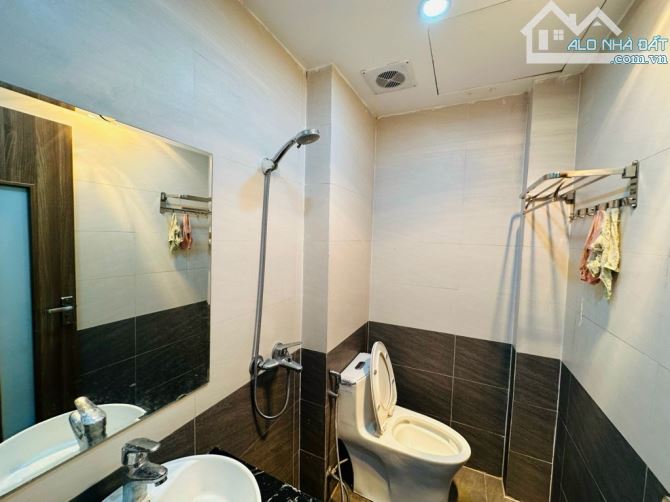 B.án nh.à đẹp ngõ 93 Văn Hương, 38m 5 tầng 6.95 tỷ. Nhà mới đẹp chủ nhà xây tâm huyết. - 2