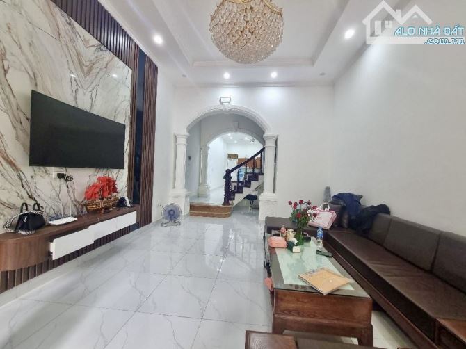 Bán nhà Ngọc Lâm 3 tầng x 77m Mt 4,5m 2 thoáng, gần phố nhỉnh 15 tỷ - 2