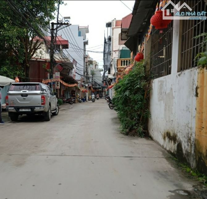 NHÀ DI TRẠCH,Ô TÔ ĐỖ CỔNG ,1 BƯỚC SANG ĐÔ THỊ,GẦN GA NHỔN ,DT 45M XÂY 4 TẦNG ,GIÁ 4TY X - 2