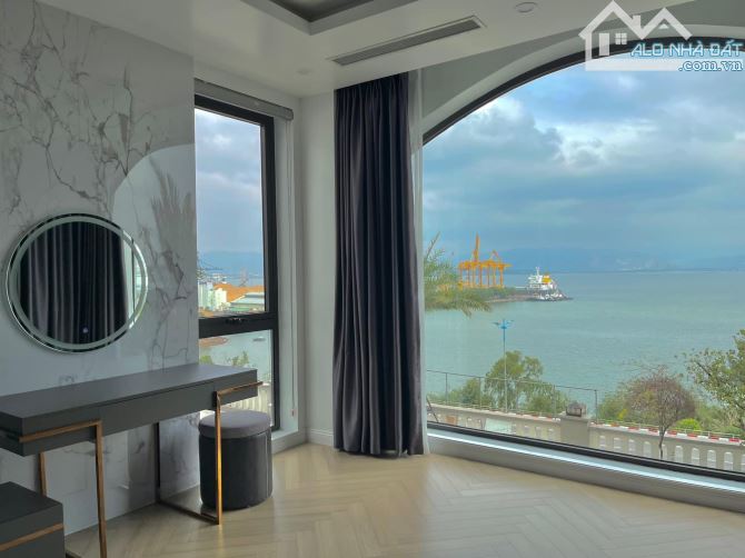 Bán biệt thự đẳng cấp, full nội thất view trực diện Vịnh, trung tâm thành phố - 2