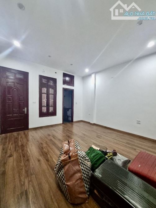 Bán nhà Ngọc Lâm 3 tầng x 77m Mt 4,5m 2 thoáng, gần phố nhỉnh 15 tỷ - 4
