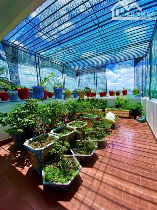 VƯỜN LÀI TÂN PHÚ - HẺM XE HƠI - 5 TẦNG - DT 4.5 x 16m - CHỈ 8.9 TỶ - 5
