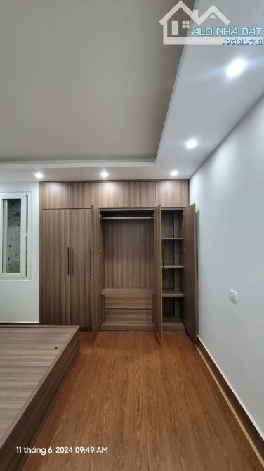 Bán nhà dọc bún 1 văn khê hà đông 50m2x5T, MT4m, Giá chào hơn 12 tỷ.lh: - 7