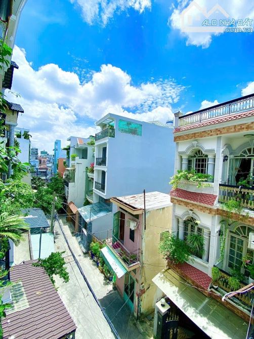 VƯỜN LÀI TÂN PHÚ - HẺM XE HƠI - 5 TẦNG - DT 4.5 x 16m - CHỈ 8.9 TỶ - 7