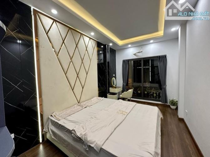 Nhà đẹp phân lô phố NÚI TRÚC - Ba Đình. Ô Tô đỗ cửa . 30m . Giá 8,4 tỷ - 8