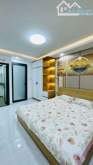 CHỦ KẸT TIỀN BÁN GẤP SIÊU PHẨM QUANG TRUNG - Ô TÔ ĐẬU CỬA - 190m2 SD gần Uỷ Ban Phường - 2