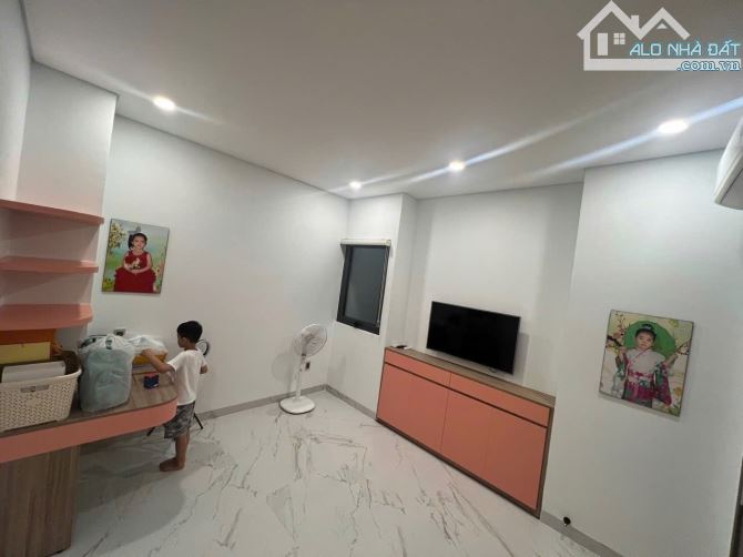 Hẻm 6m Đồng Đen, Tân Bình, ngang 5m, tặng nội thất, giá 9 tỷ - 3