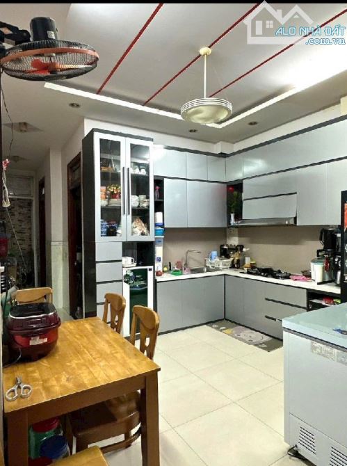 HẺM 8M KINH DOANH THOẠI NGỌC HẦU - TÂN PHÚ - 79M2 - 3 TẦNG