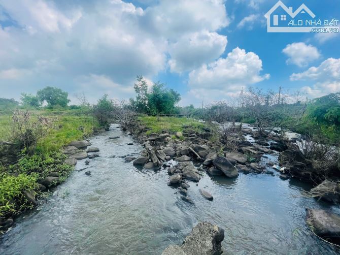 GIẢM MẠNH 50% BÁN LÔ ĐẤT VIEW SUỐI CỰC ĐỈNH, 2 MT ĐƯỜNG NHỰA, CÁCH BIỂN 10 PHÚT - 10