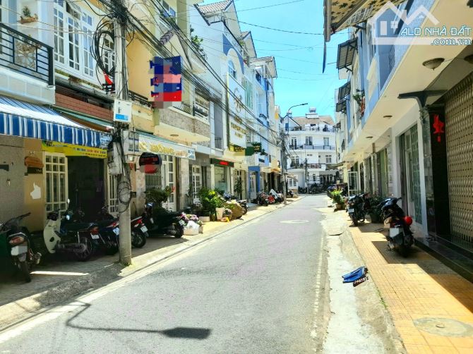 Bán đất đẹp khu quy hoach Hoàng Diệu trung tâm Đà Lạt, đi chơ đêm 1km - 1