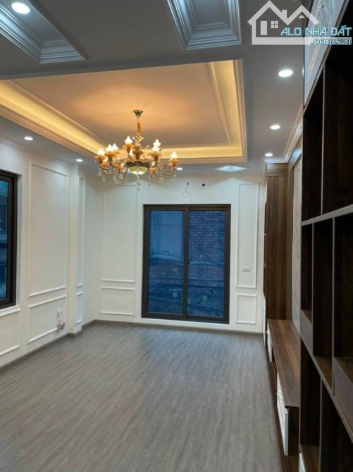 Nhà đẹp 5 tầng gần trường THCS Văn Quán, Hà Đông 30m2 5 tầng, ô tô cách 10m hơn 6 tỷ - 1