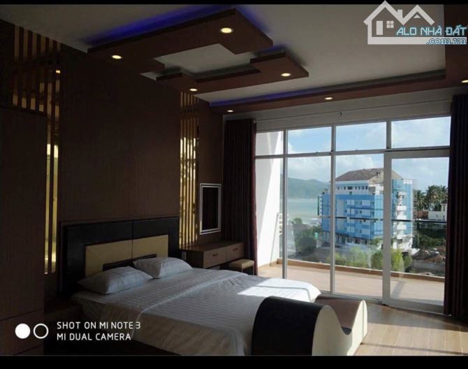 Bán toà căn hộ 7 tầng đường Nguyễn Đình Chiểu gần ĐH NhaTrang DT70m2 ngang4,3m Giá 12 Tỷ