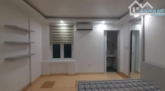 Bán nhà Văn Cao,  Đằng Lâm, Hải An,  4 tầng ,80m2, 6,4 tỷ.