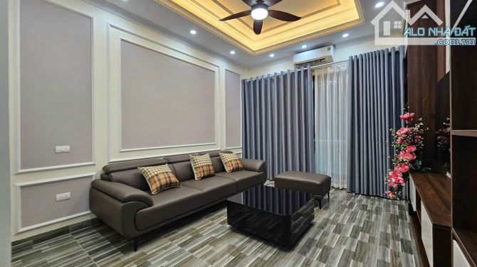 NHÀ ĐẸP NGUYỄN CƠ THẠCH 7 TẦNG – SỔ 40M2 – GIÁ 9 TỶ