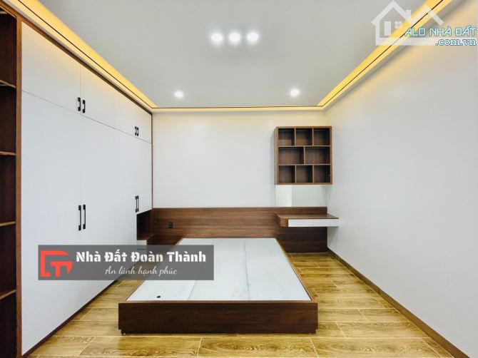 100m2 nhà xây mới độc lập sân cổng 5 tầng thang máy phố Văn Cao - 10